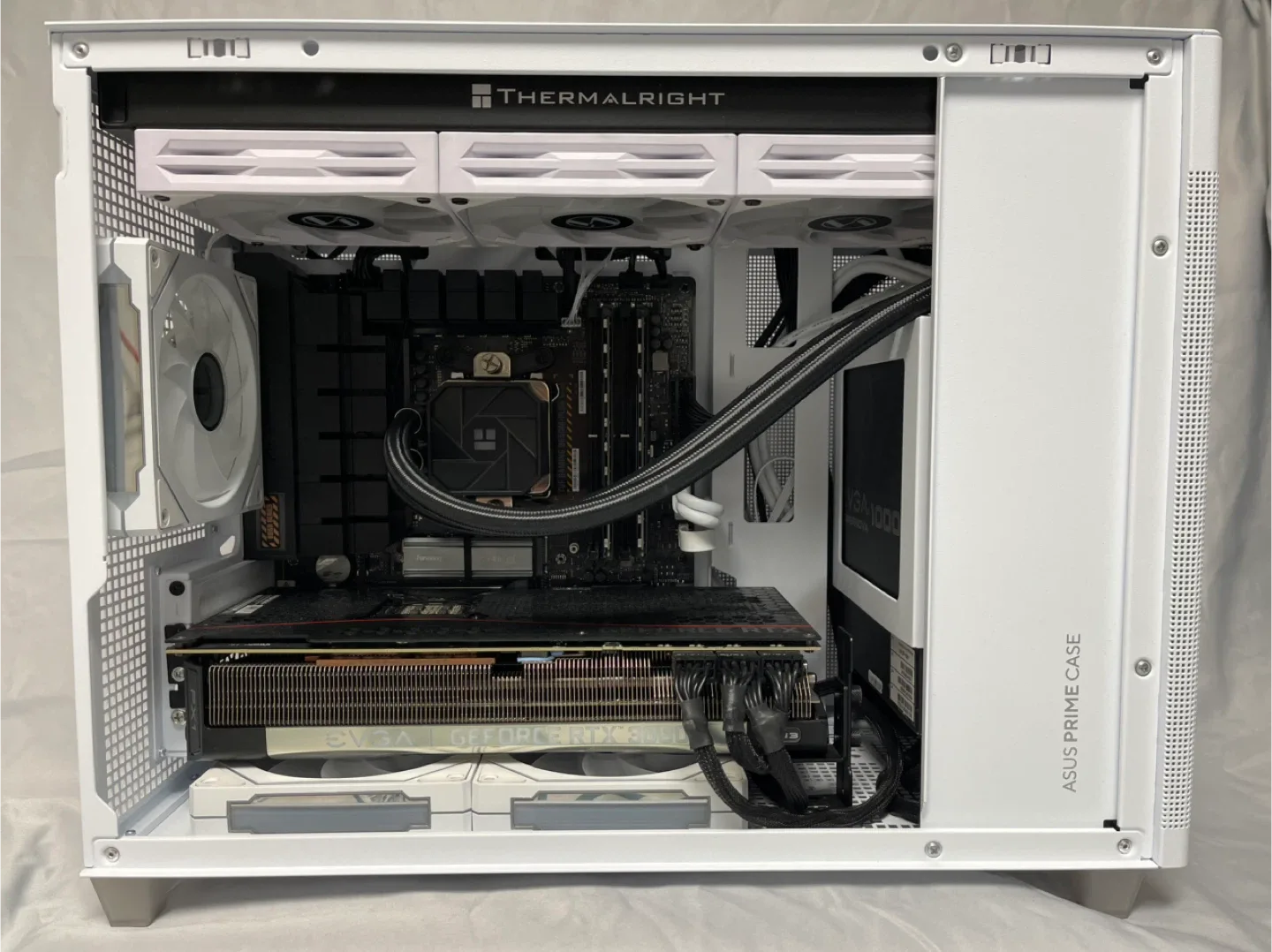 MicroATX White Gaming PC 9600X, 3080, 1TB, DDR5 image indicator(3)