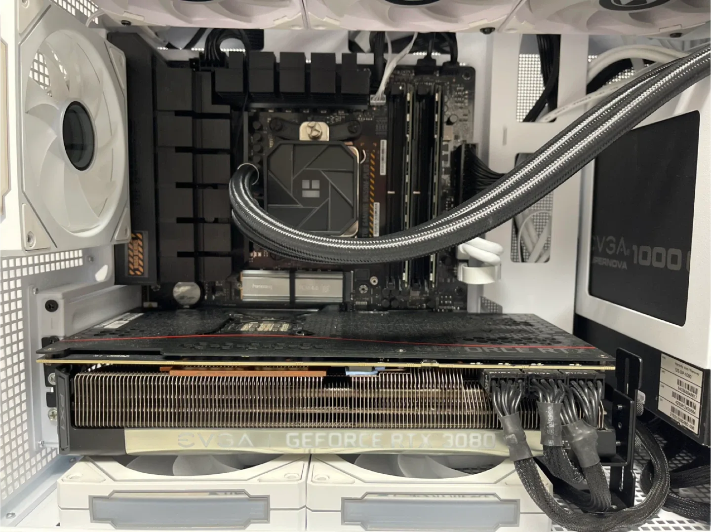 MicroATX White Gaming PC 9600X, 3080, 1TB, DDR5 image indicator(7)