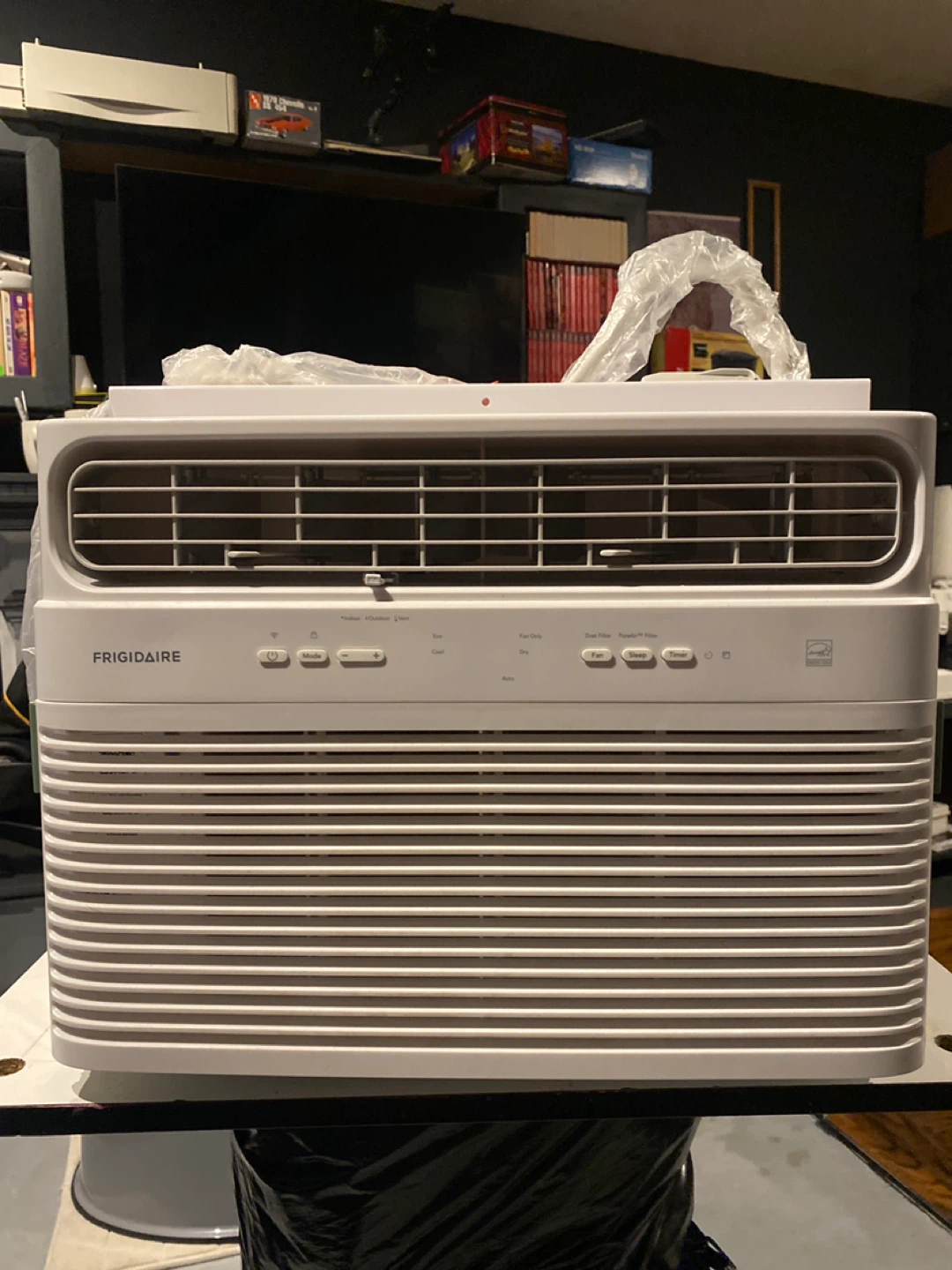 Frigidaire Window Air Conditioner - photo 2