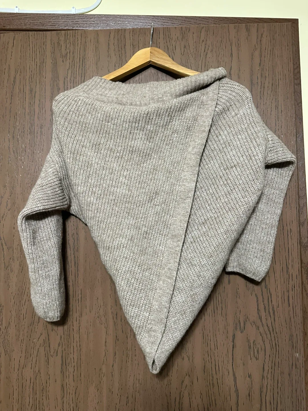 Wilfred Free Sweater image indicator(5)