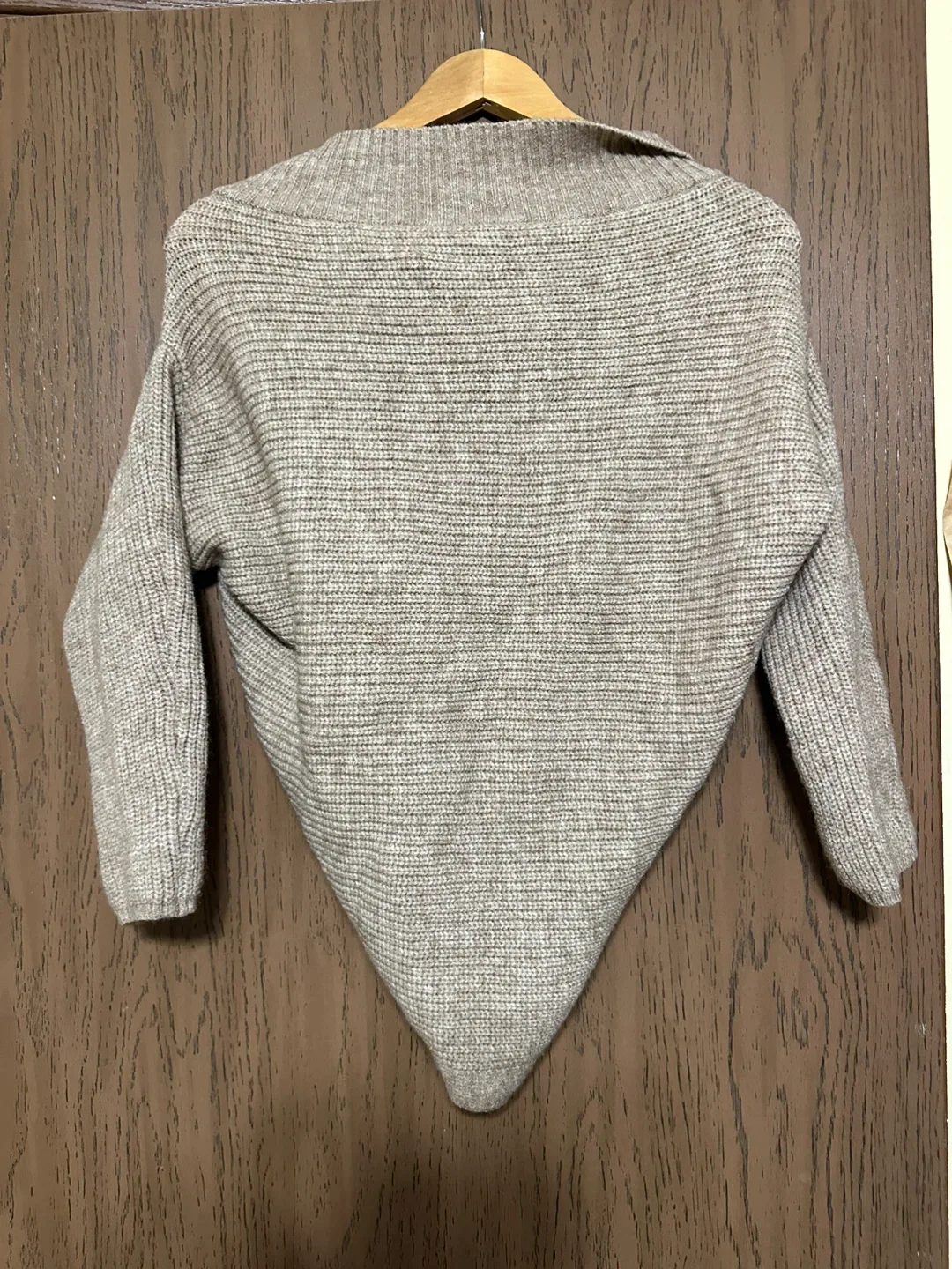 Wilfred Free Sweater image indicator(4)