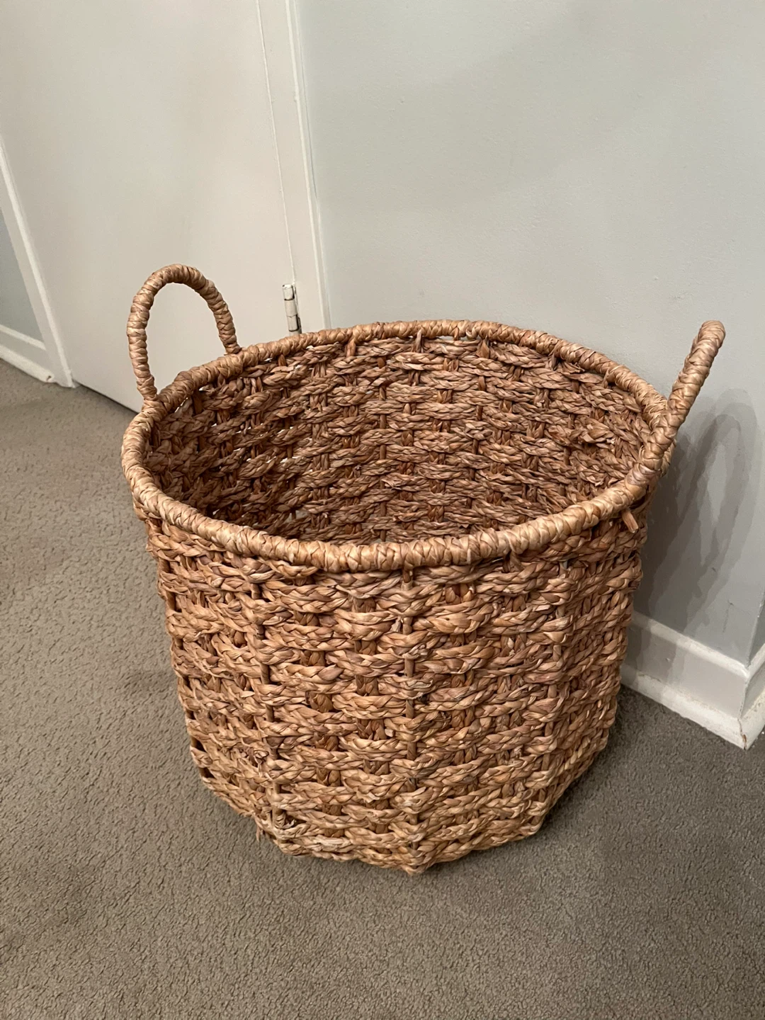 Woven Basket with Handles 🥕