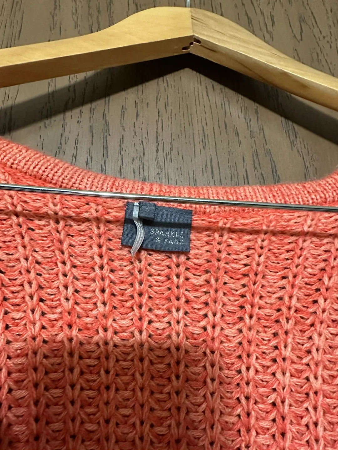 Brand name sweaters and long sleeves image indicator(3)