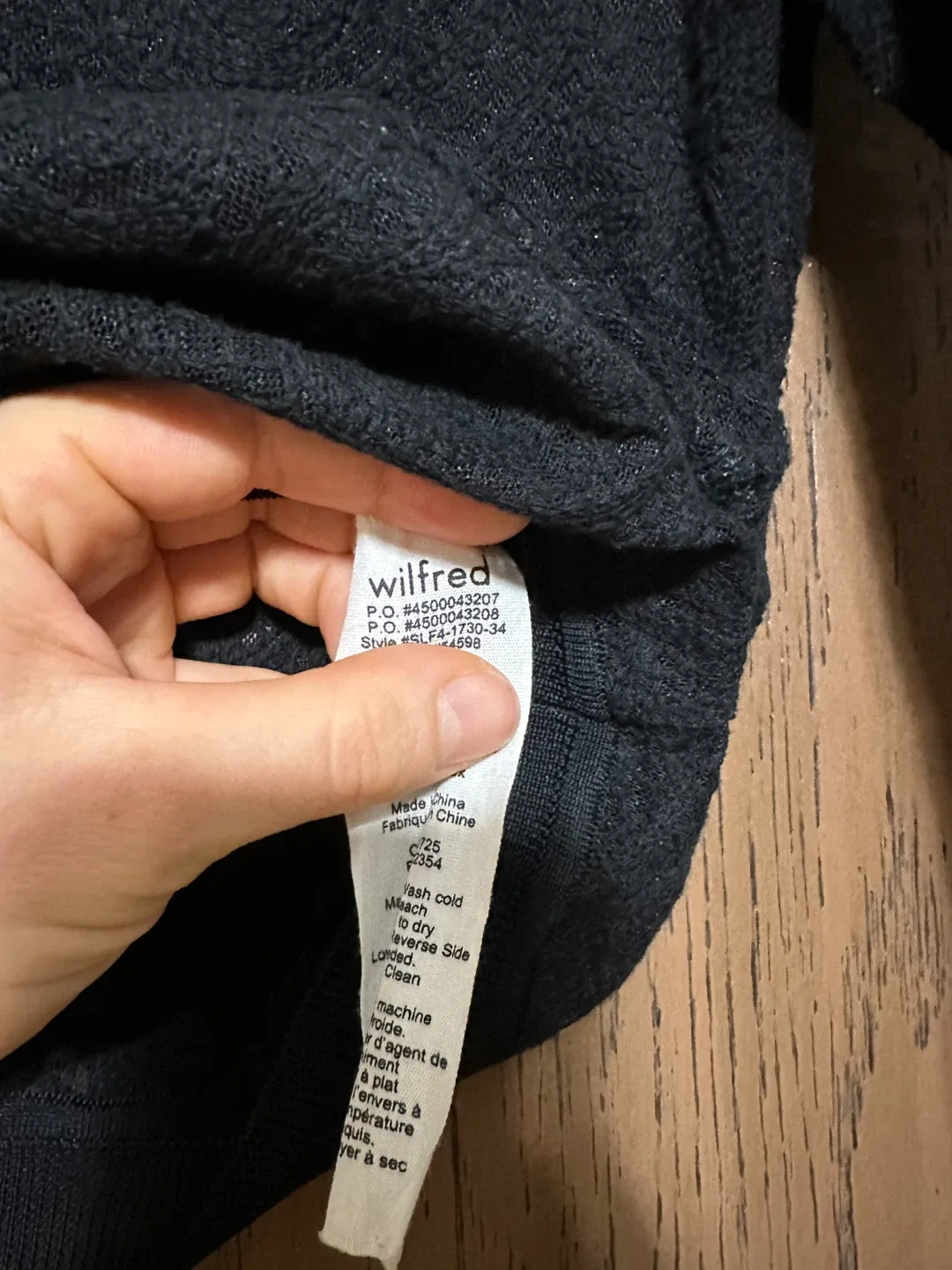 Brand name sweaters and long sleeves image indicator(8)