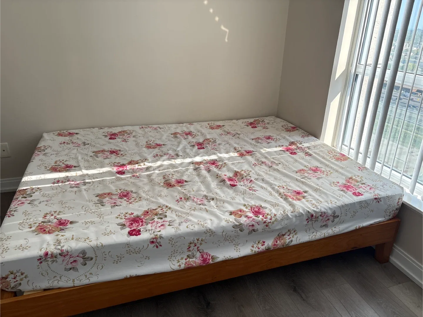 Queen Mattress image indicator(3)