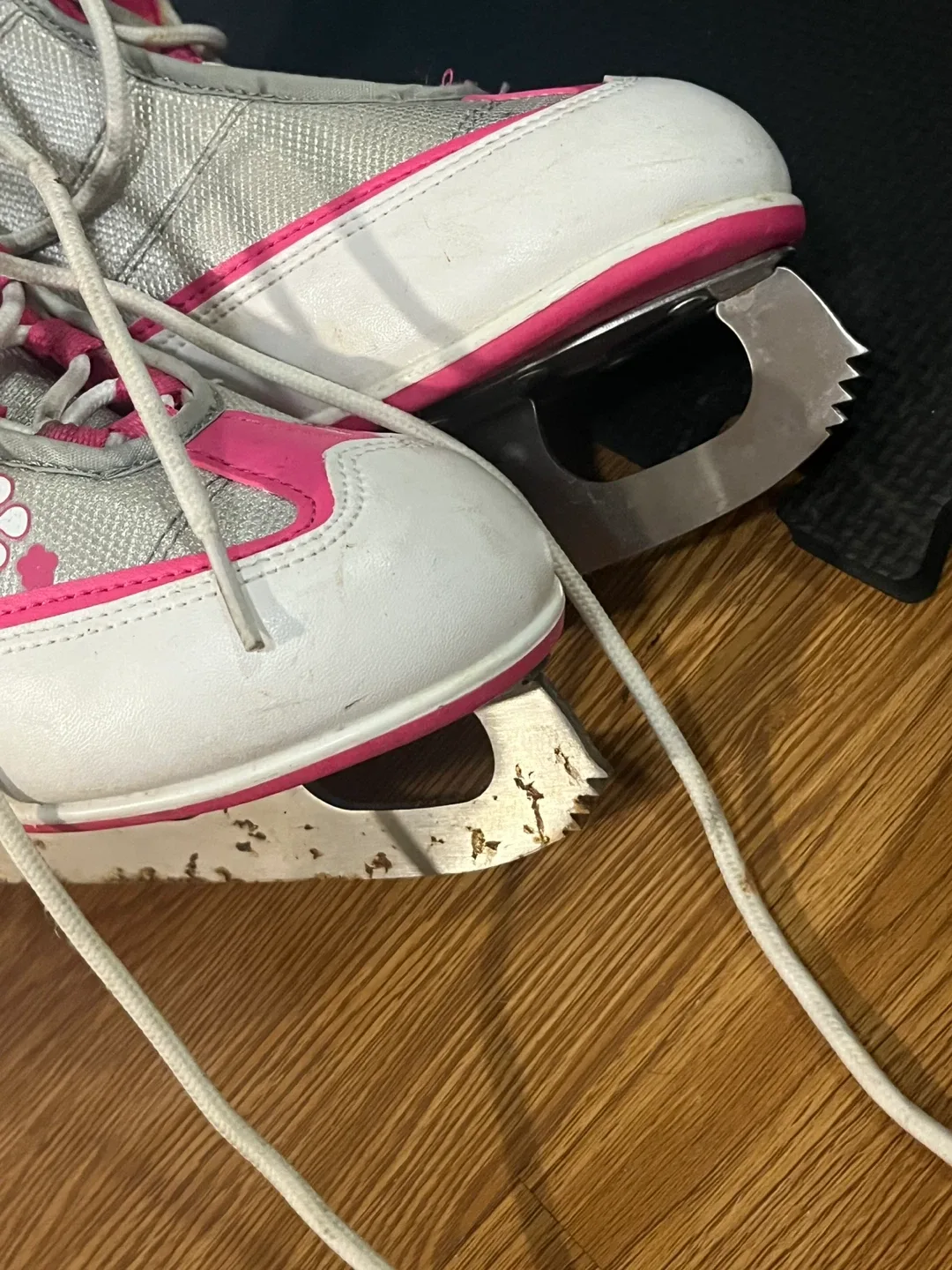 VIC Hockey Ice Skates - US J2 image indicator(3)