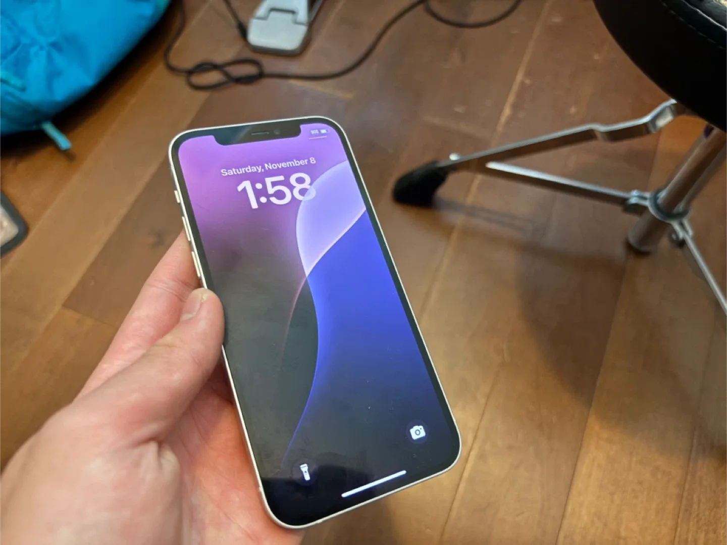 Apple iPhone 12 - 64GB, White comes with charger, box, and case image indicator(6)