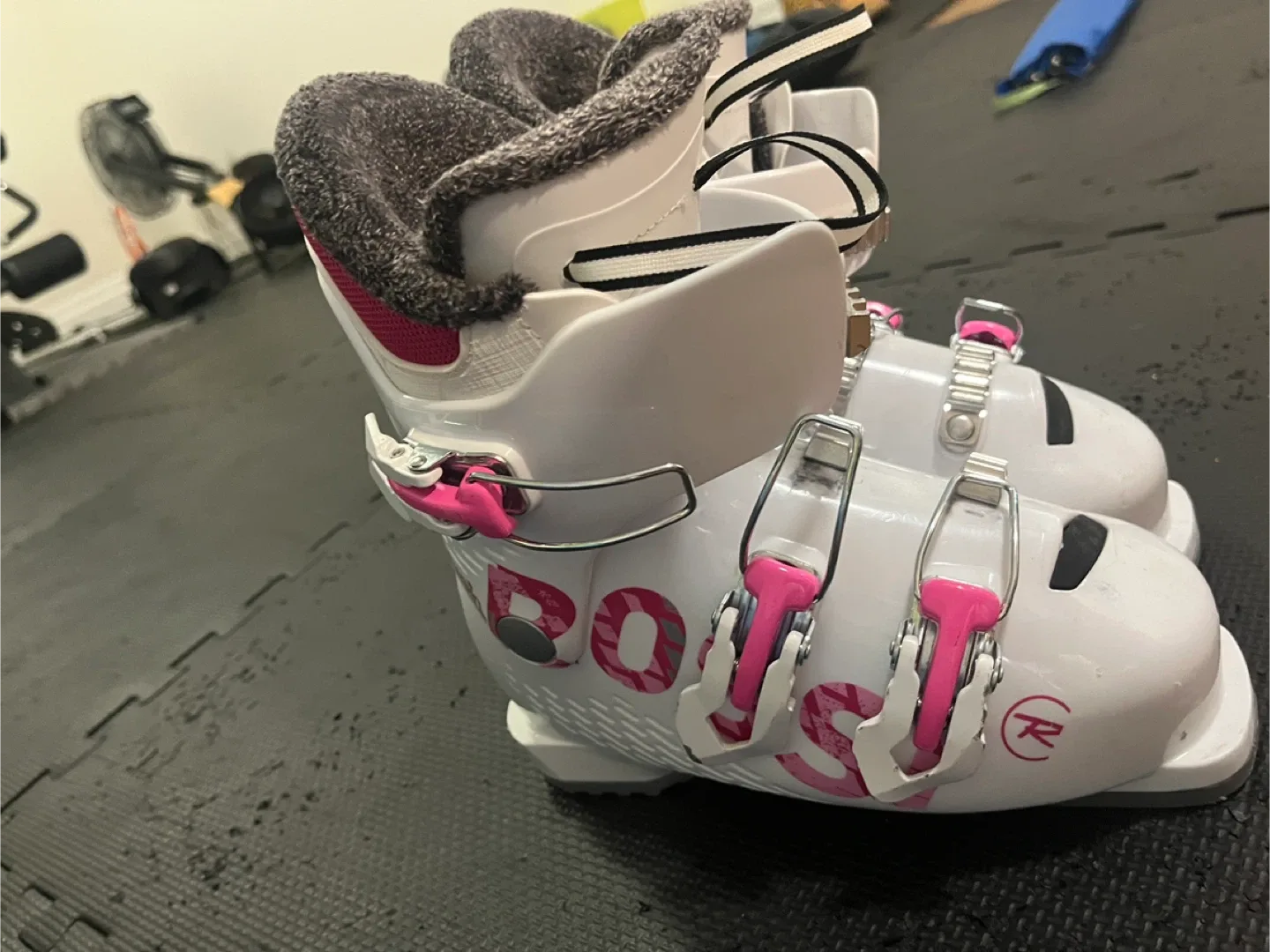 Rossignol Fun Girl 21.5 Ski Boots - Size 255mm image indicator(4)