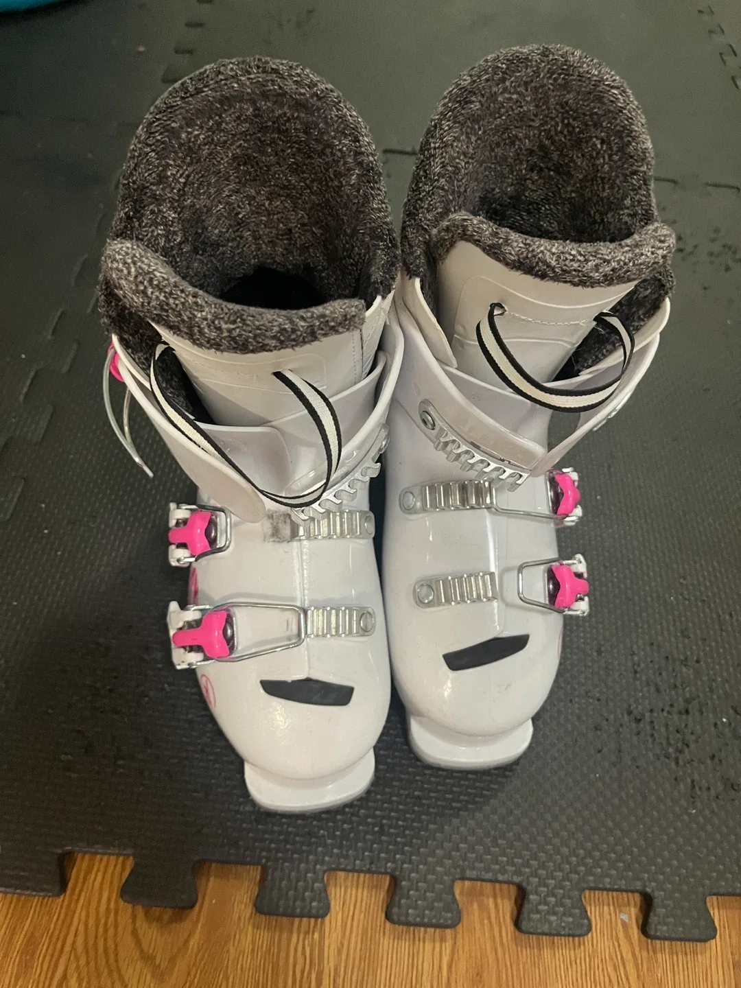 Rossignol Fun Girl 21.5 Ski Boots - Size 255mm image indicator(3)