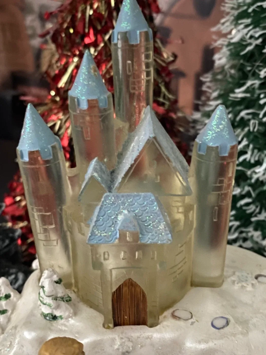 Vintage Ice Skaters Light Up Musical Box! image indicator(5)