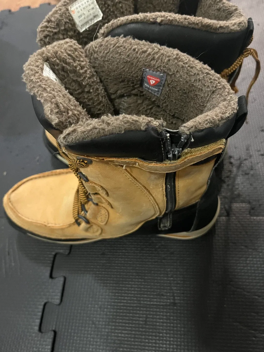 Timberland winter boots size 6.5 image indicator(2)