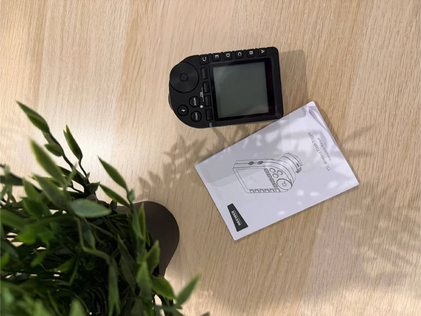 Neweer TTL Wireless Flash Trigger Pro image indicator(2)