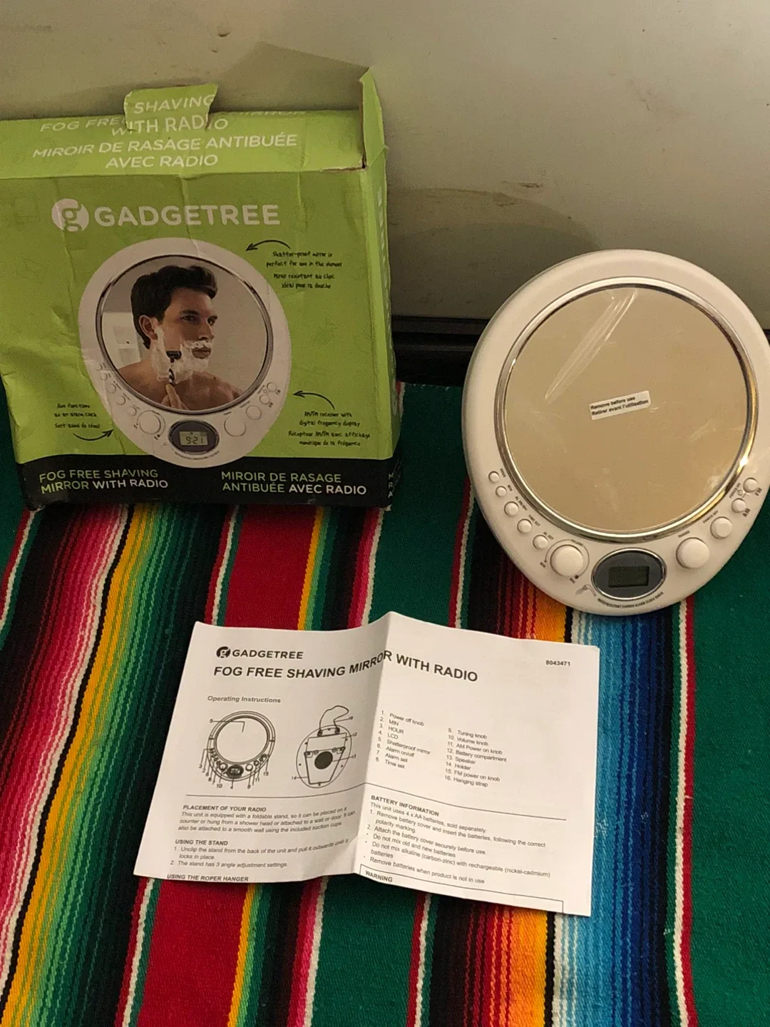 Gadgetree Fog Free Shaving Mirror with Radio - Like New!