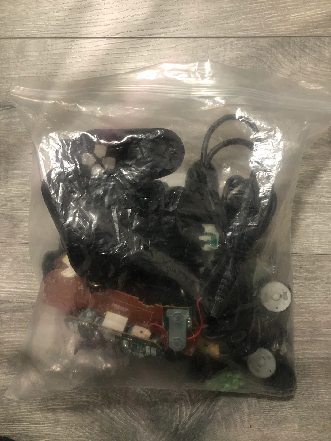 Bag of misc playstation 2 controller parts 🥕 image indicator(2)