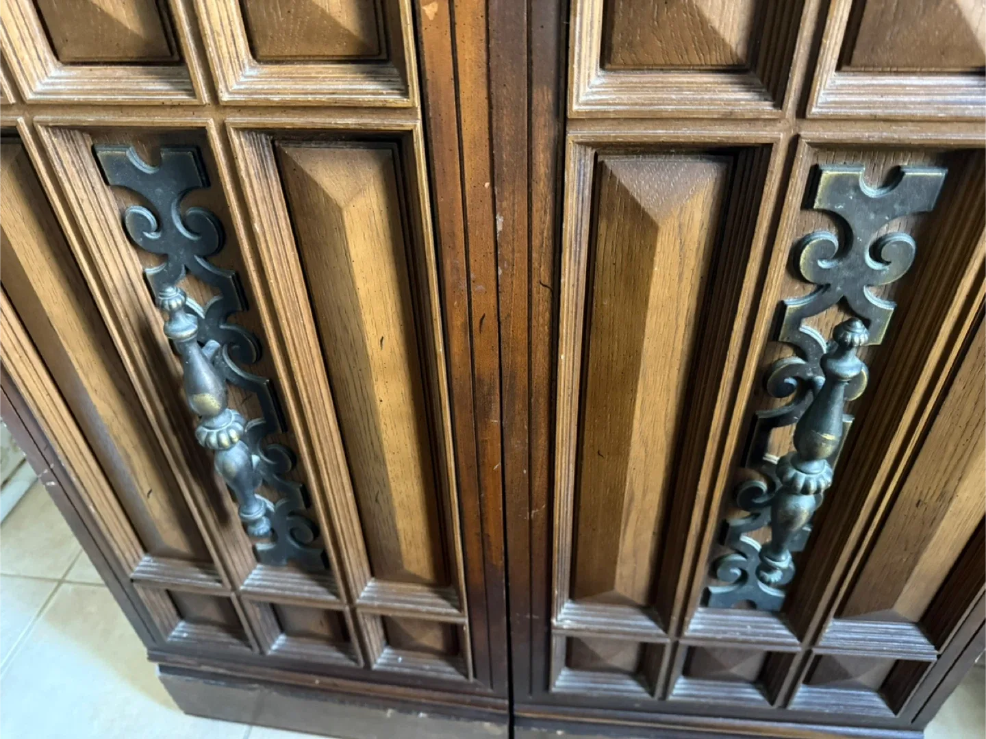 Vintage Singer Model 401A  With Hard Wood Table / Cabinet image indicator(7)