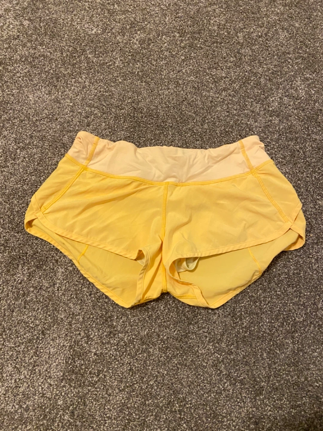 Lululemon Running Shorts - Size 6 - Yellow