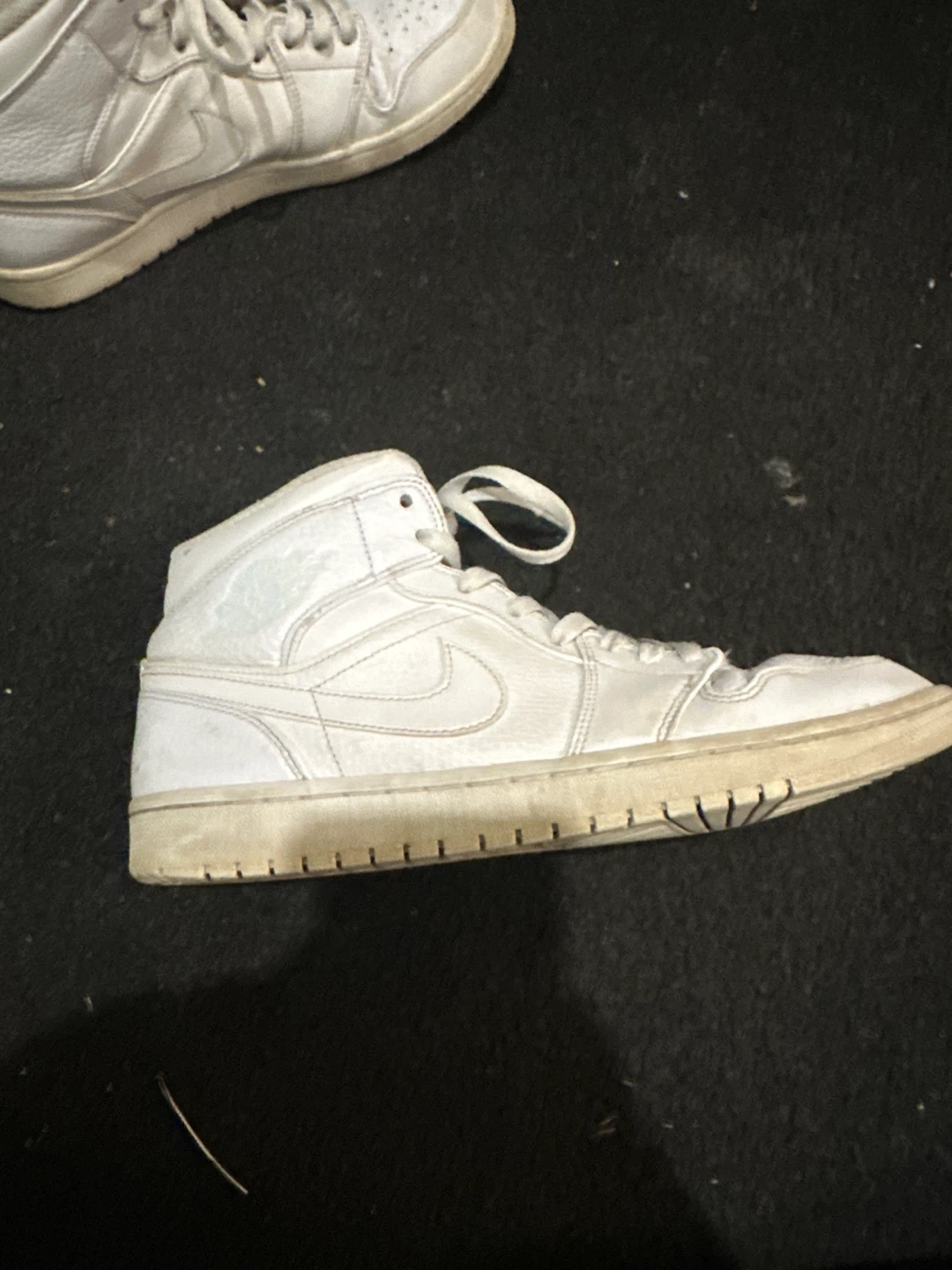 Nike Air Jordan 1 Mid - White - photo 2