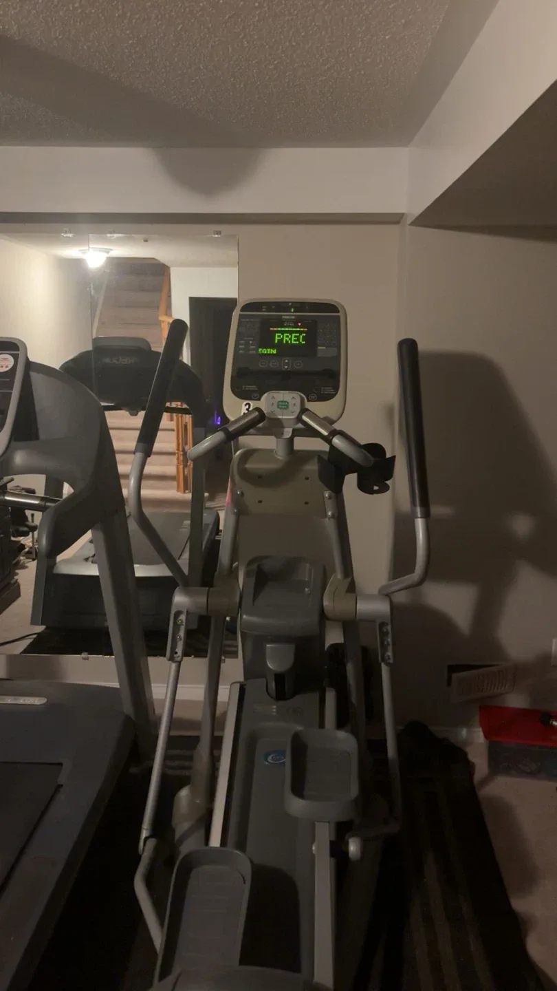 Precor EFX 576i Elliptical Fitness Crosstrainer image indicator(2)