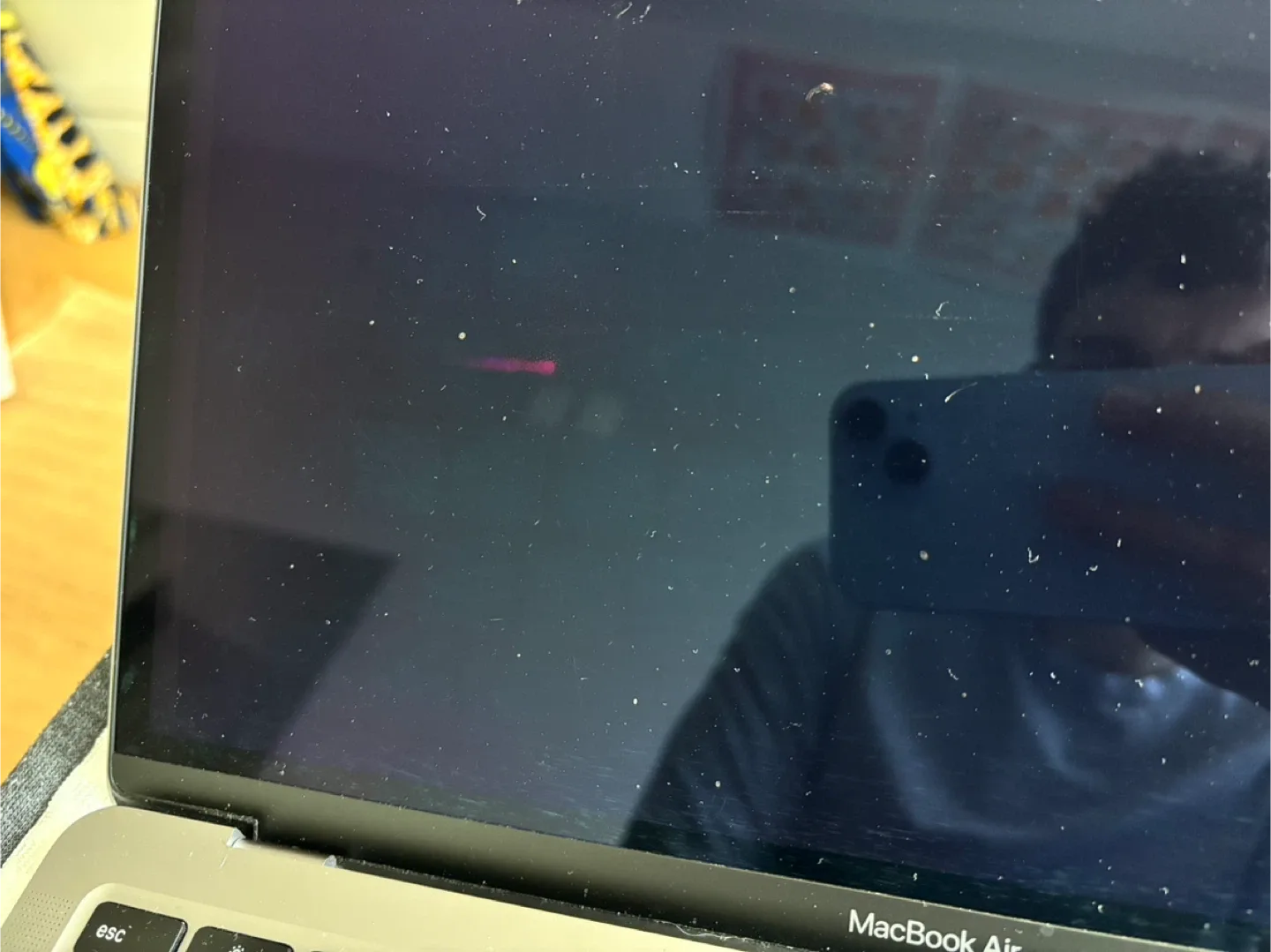 MacBook Air M1 (2020) image indicator(8)