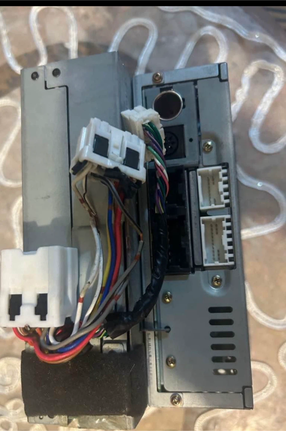 2001 for Infiniti QX4 radio cassette 6 CD charger (Parts Only)