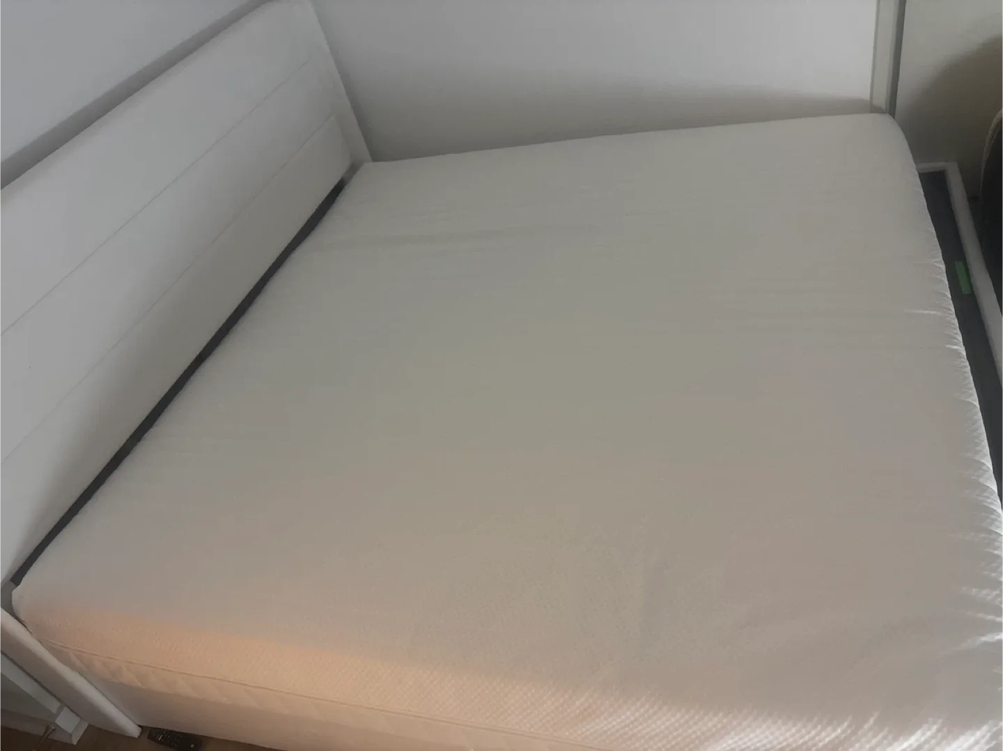 King bed + mattress (76*80inches) image indicator(4)