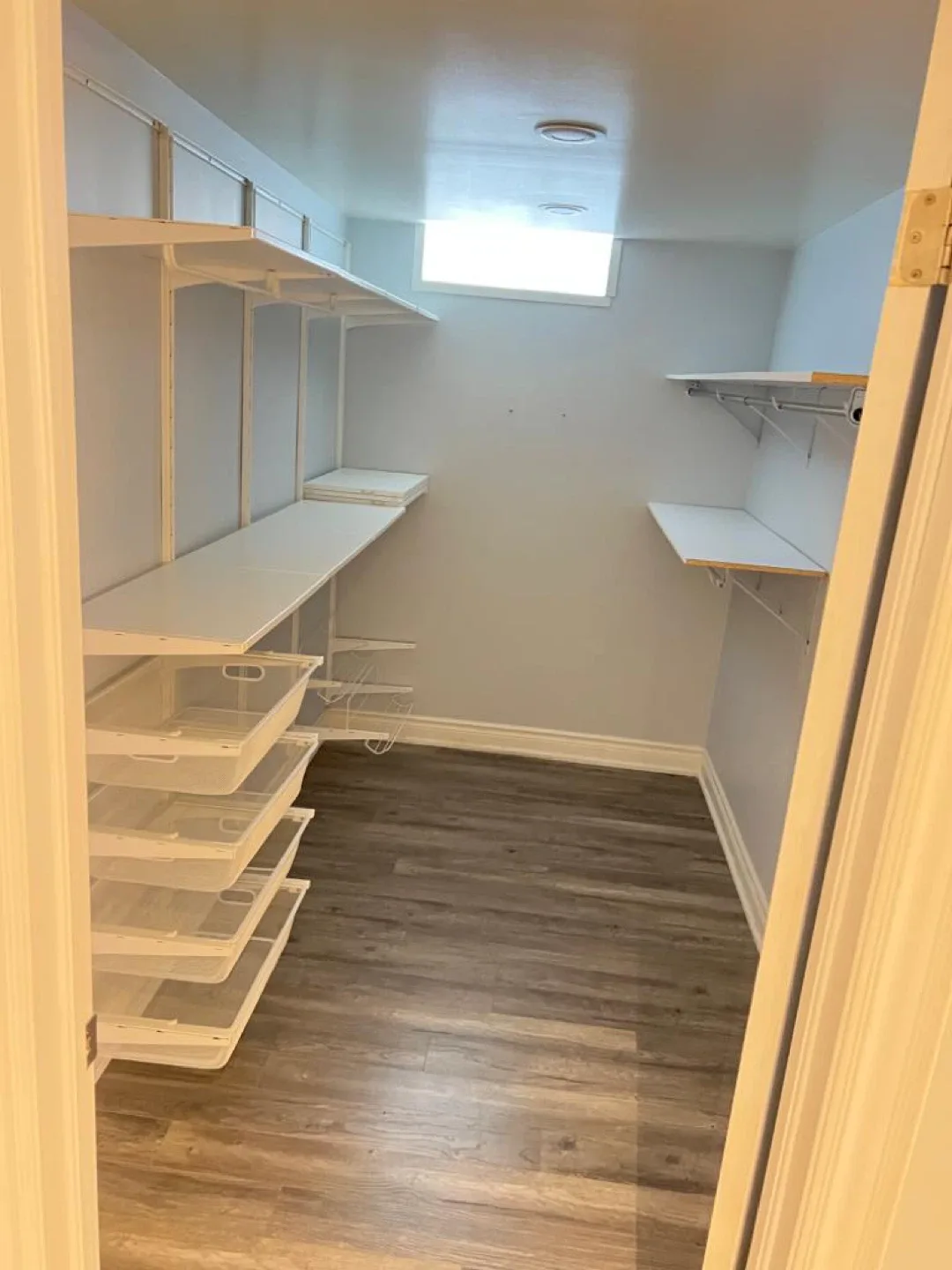 2 bedroom Basement for rent image indicator(6)