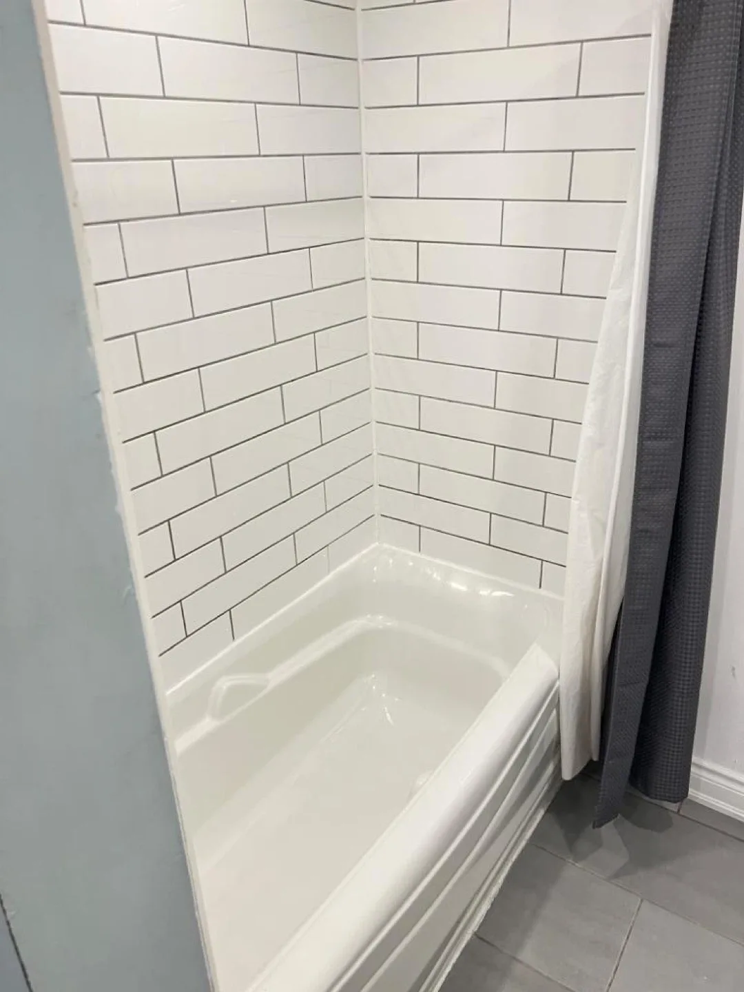 2 bedroom Basement for rent image indicator(3)