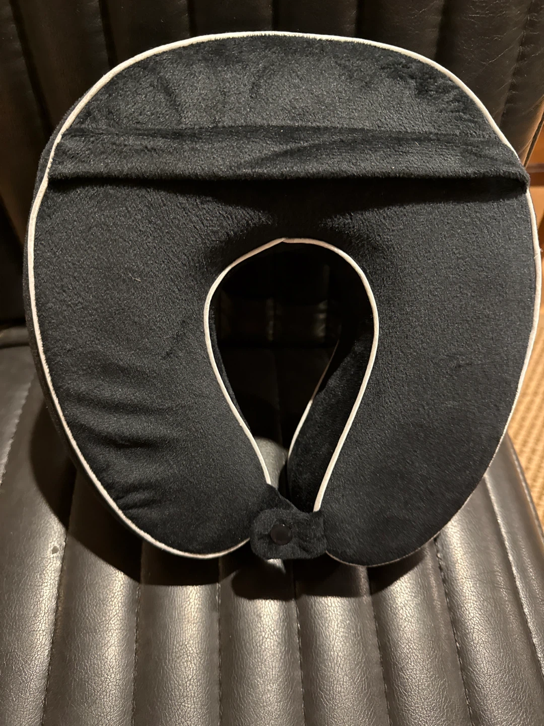 Black Memory Foam Travel Neck Pillow - photo 2