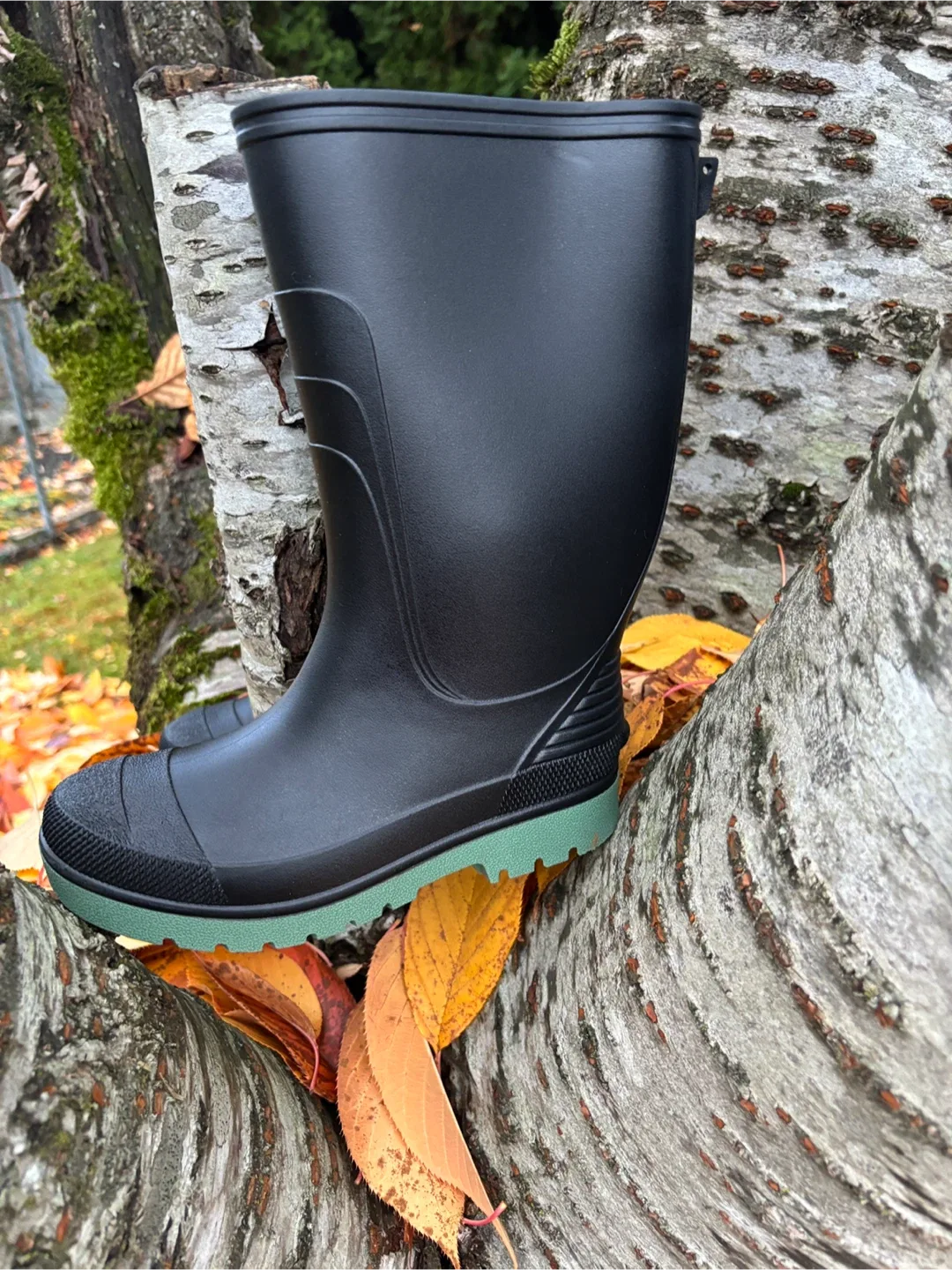 Boy’s George Black & Sage Green Gum Boots - 👦 ⛈️ Size 2 image indicator(5)