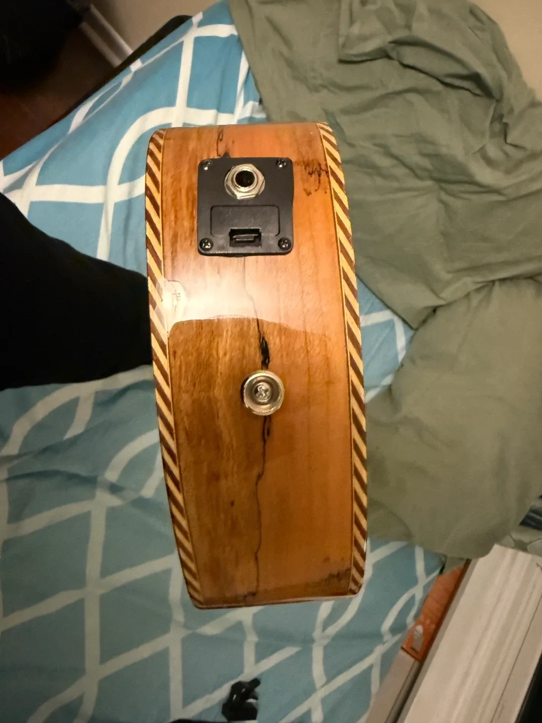 Lohanu Ukulele with Case & Accessories image indicator(3)