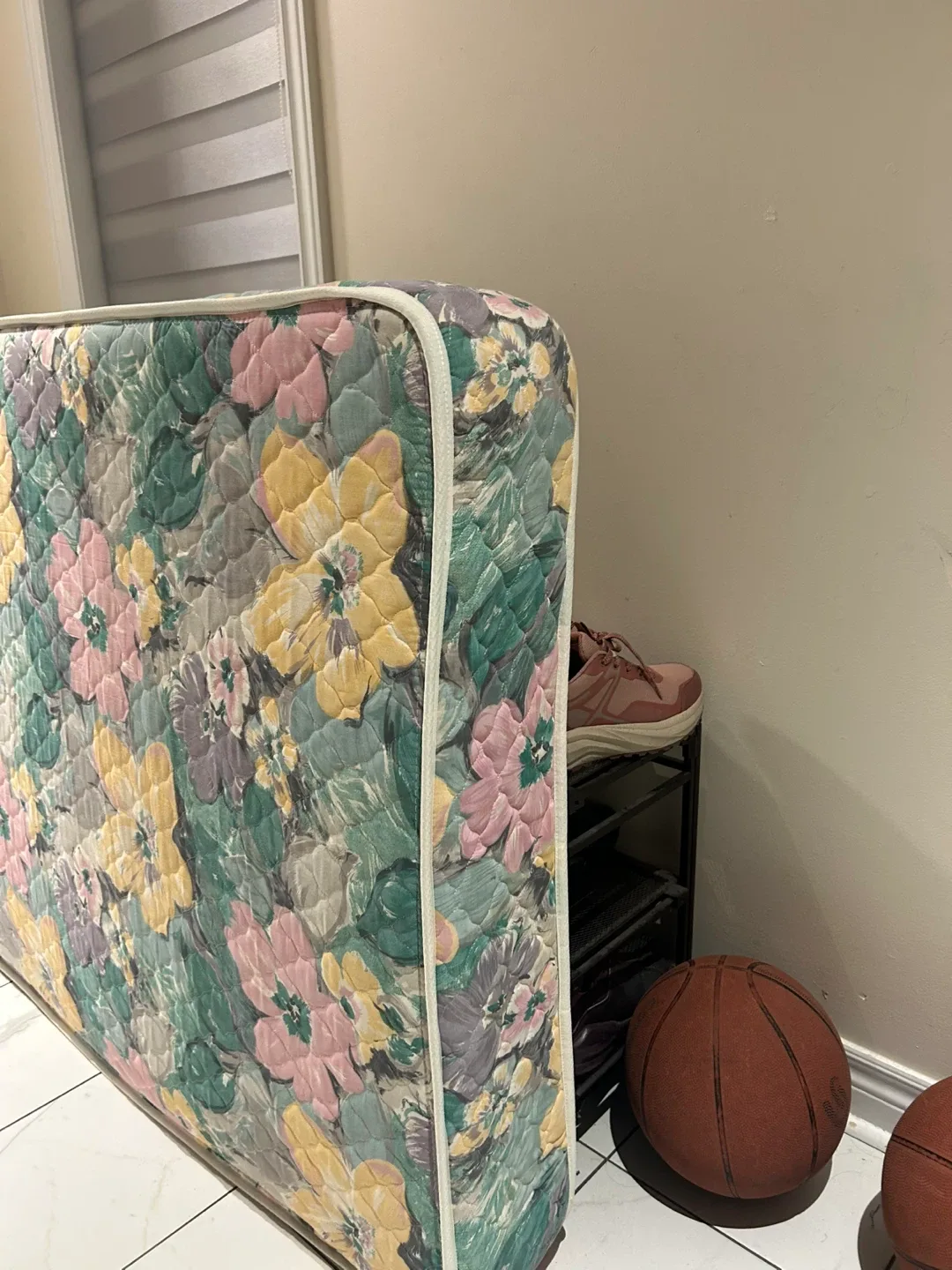 Single Floral Pattern Mattress image indicator(3)