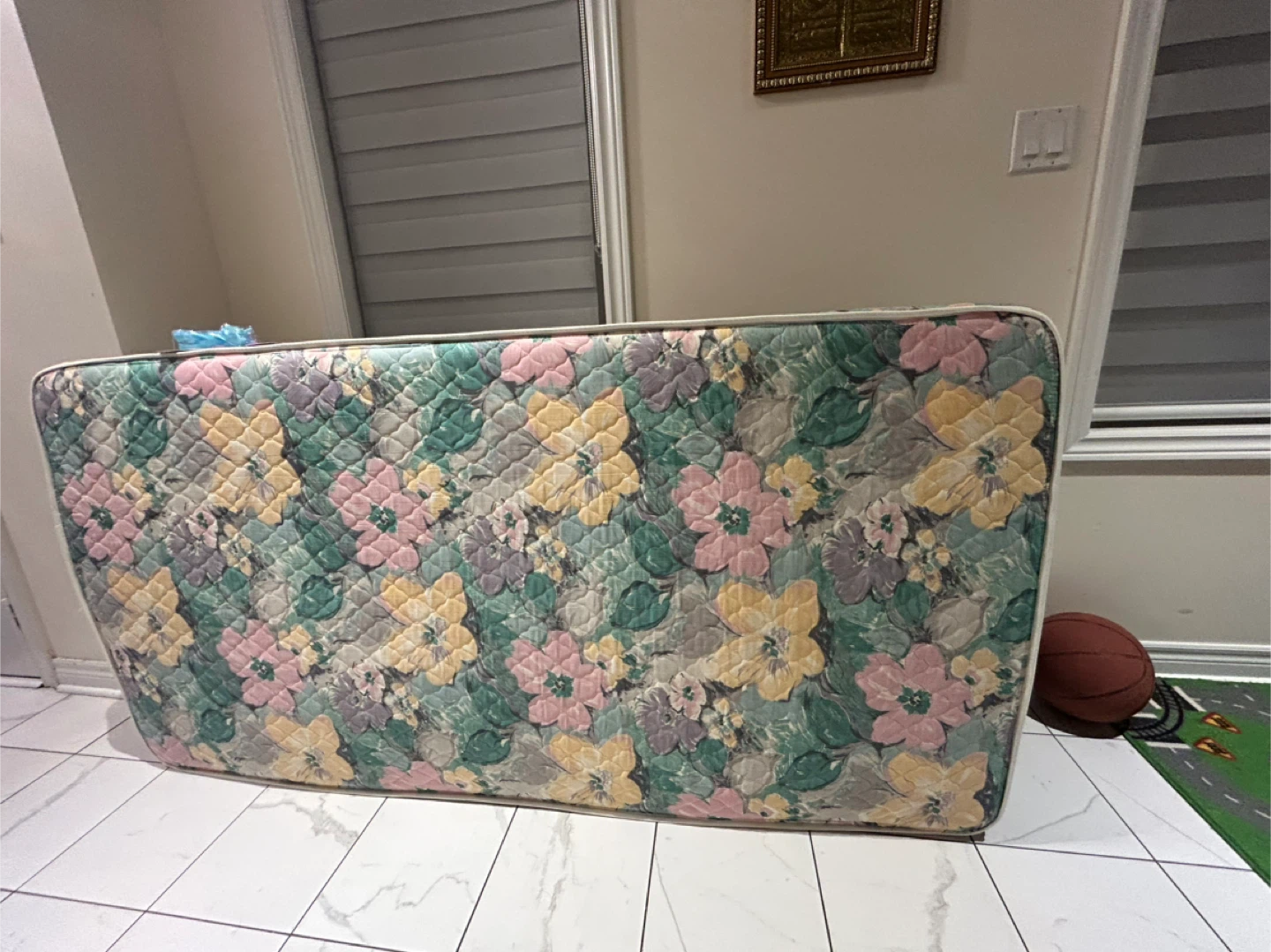 Single Floral Pattern Mattress
