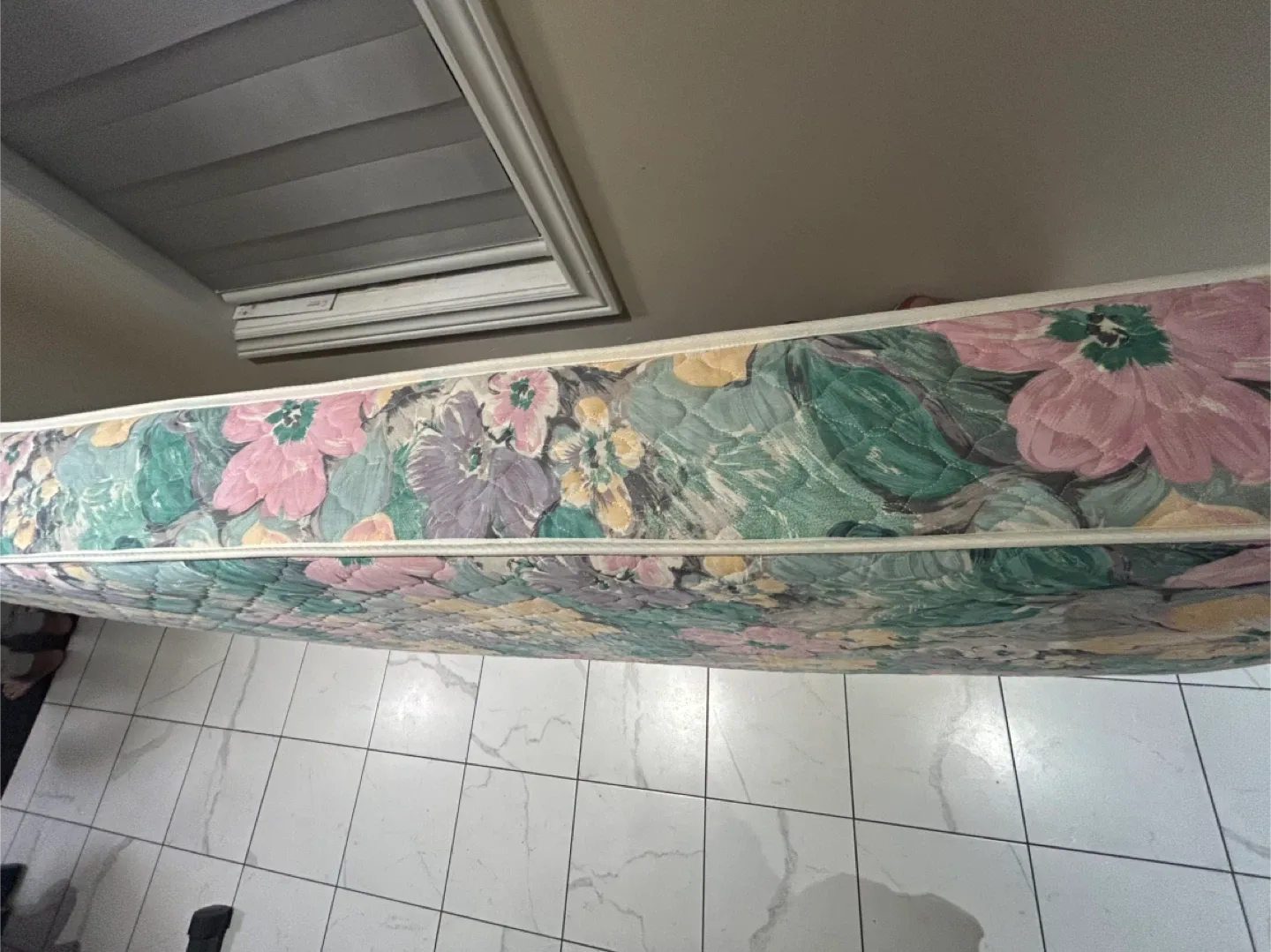 Single Floral Pattern Mattress image indicator(2)