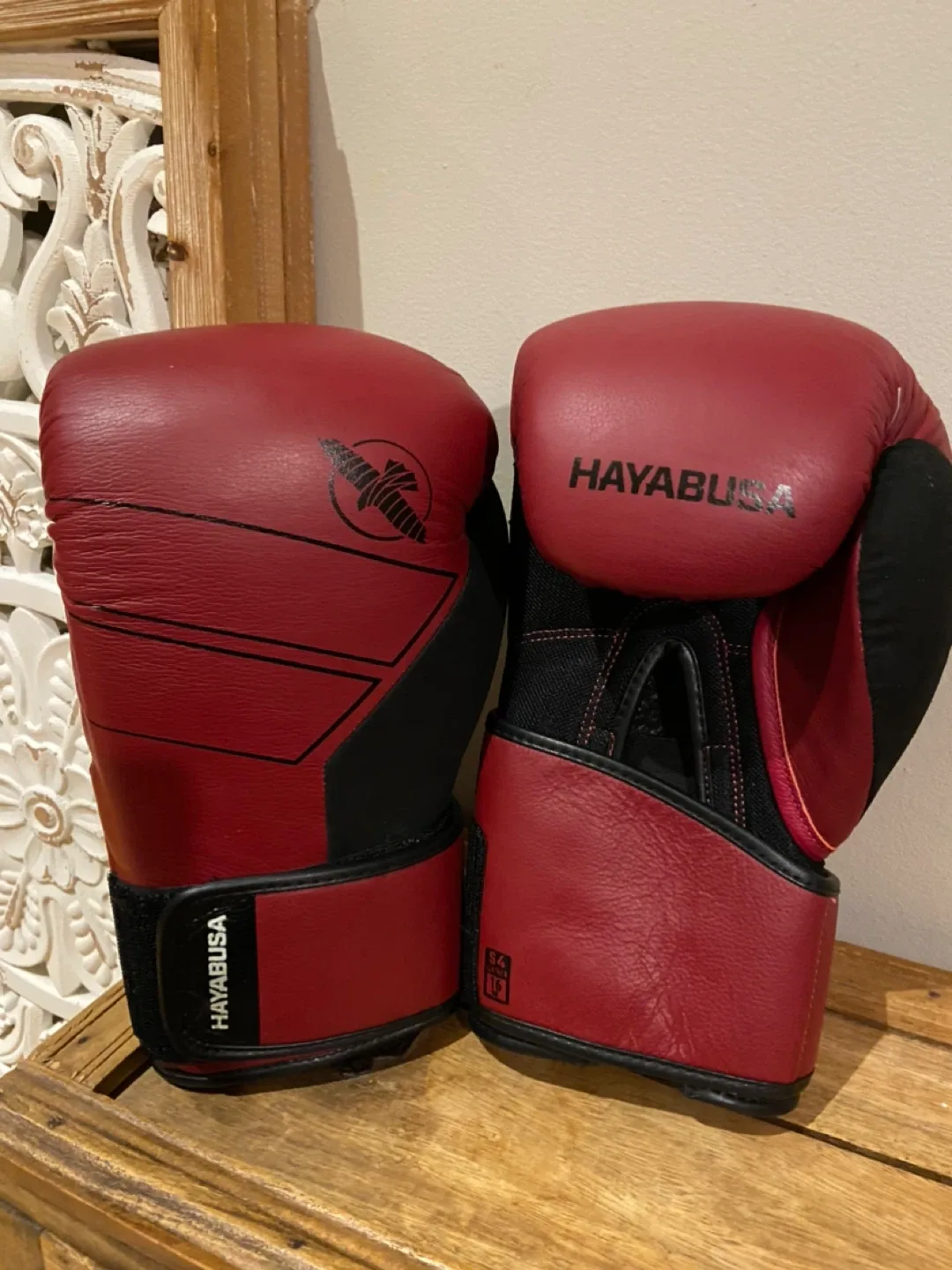 New Hayabusa S4 Leather Boxing Gloves 16oz image indicator(5)