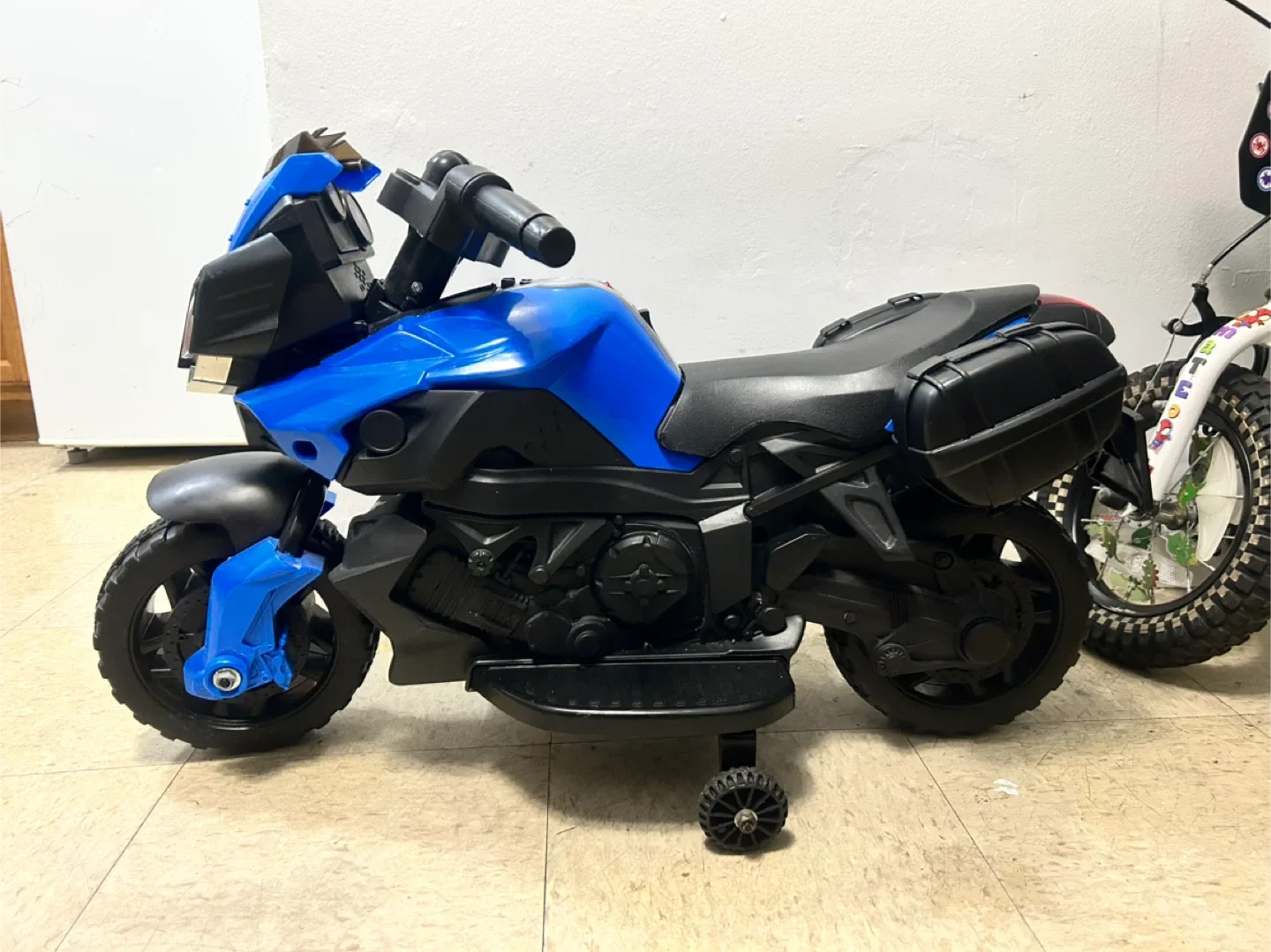 Aosom Kids Ride-On Motorcycle - Blue image indicator(8)