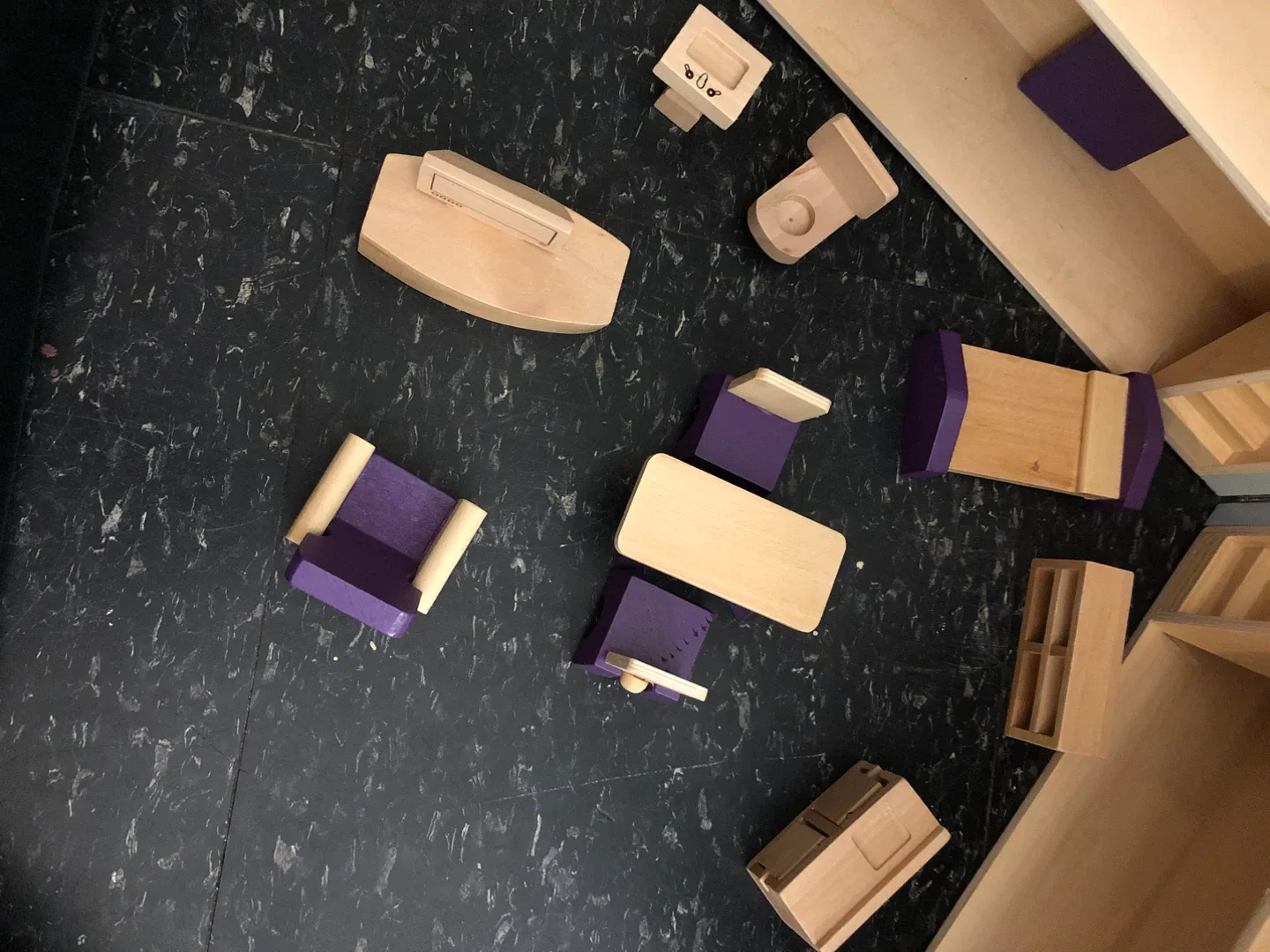 Melissa & Doug Fold & Go Wooden Dollhouse image indicator(9)