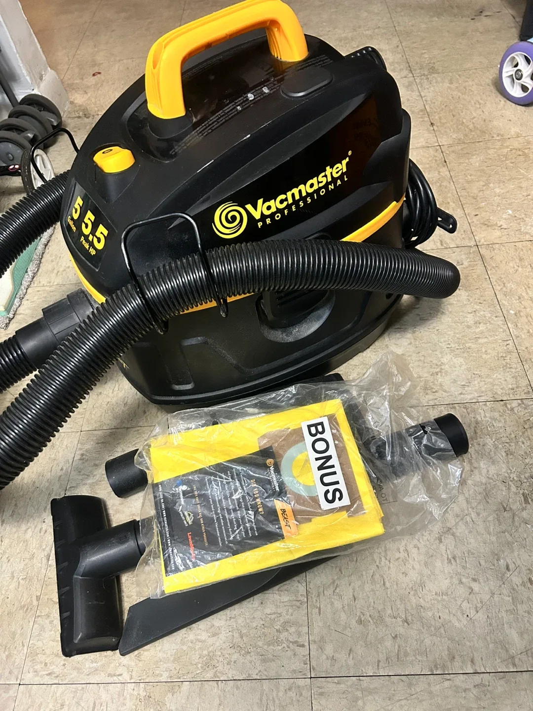 Vacmaster Professional 5.5 Gallon Wet/Dry Vac image indicator(3)