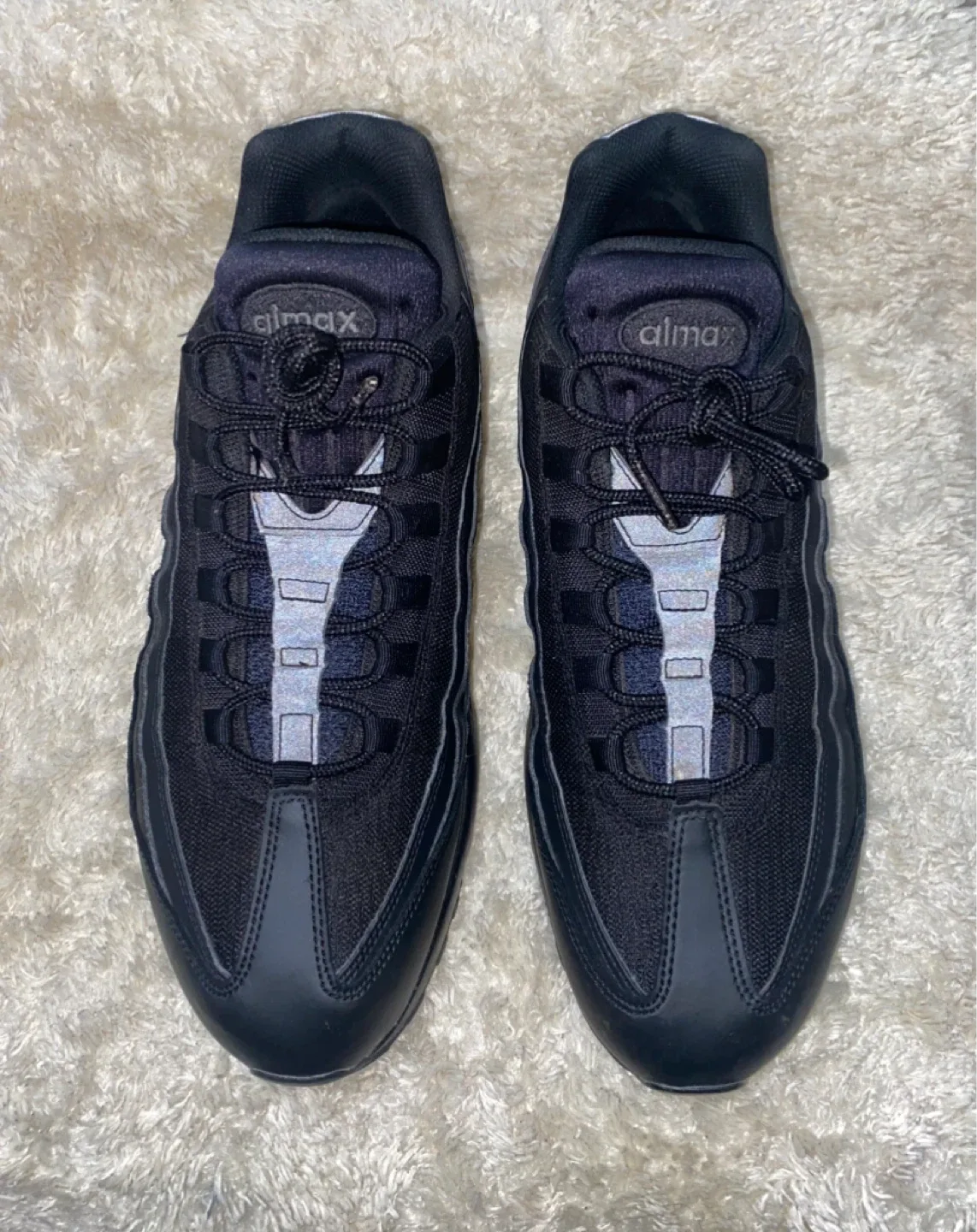 Nike Air Max 95 ESSENTIAL (Size 13) image indicator(3)