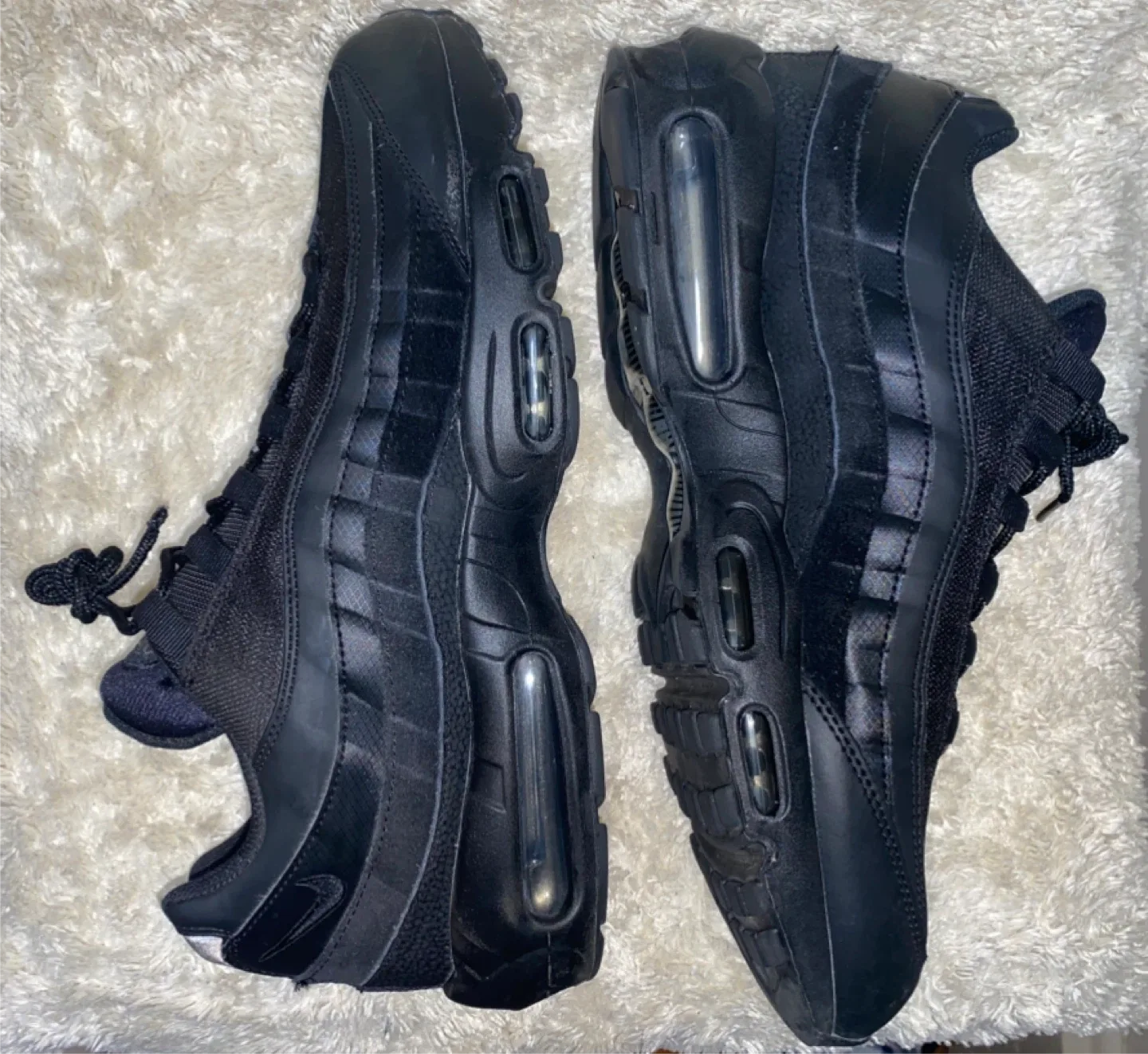 Nike Air Max 95 ESSENTIAL (Size 13) image indicator(4)