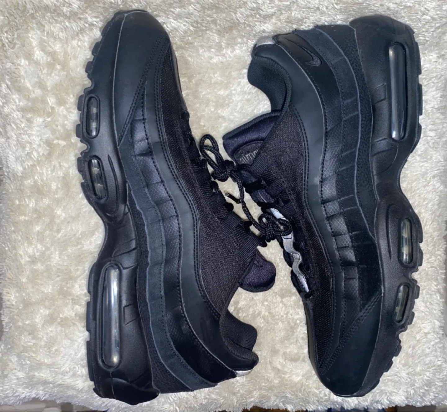 Nike Air Max 95 ESSENTIAL (Size 13) image indicator(5)