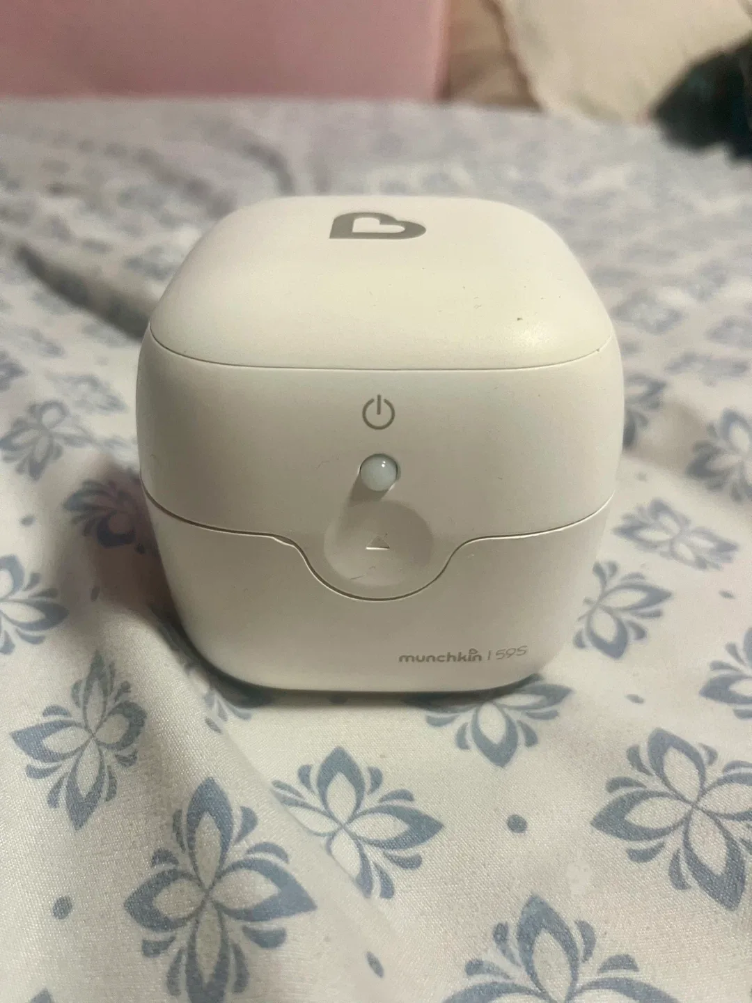 Munchkin 59S Mini UV Sterilizer thumbnail