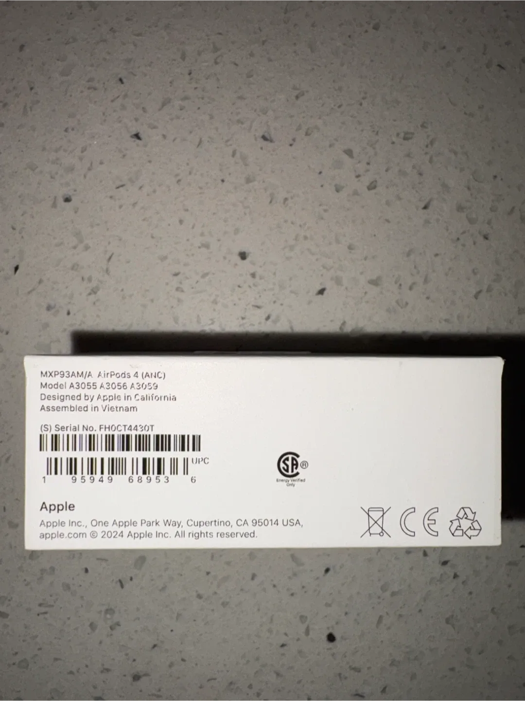 New Apple AirPods 4 (ANC) - Model MXP93AM/A image indicator(2)