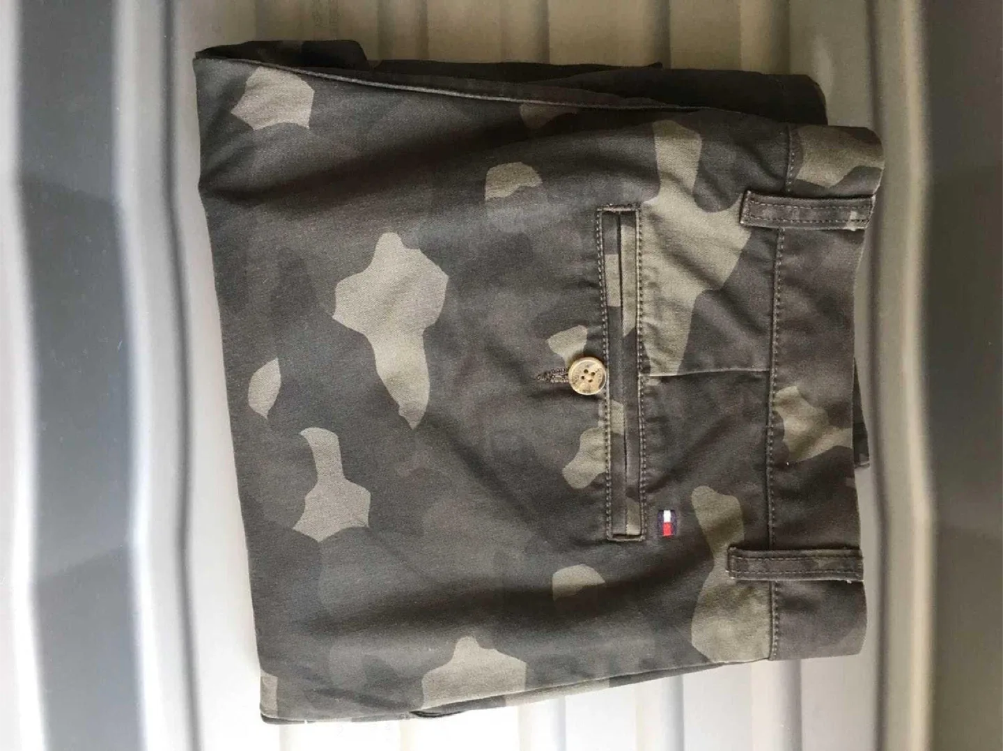 Tommy Hilfiger Custom Fit Camo Pants 33/30 image indicator(3)