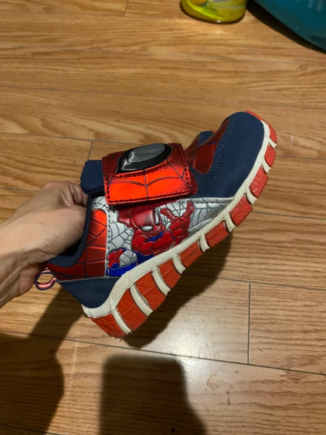 Lighting Up Spider-Man Kids' Shoes Size 10 image indicator(2)