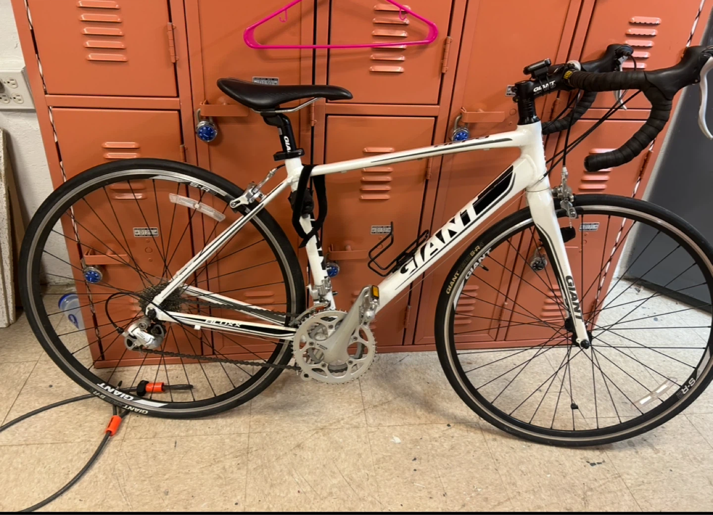 Giant Road Bike - White - photo 2