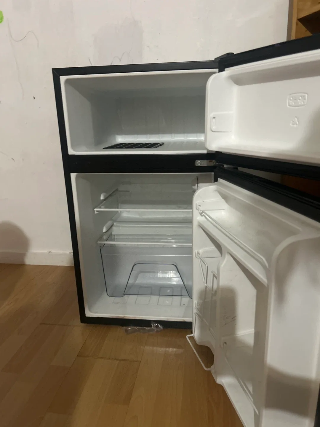 Galanz Compact Refrigerator - Silver image indicator(2)