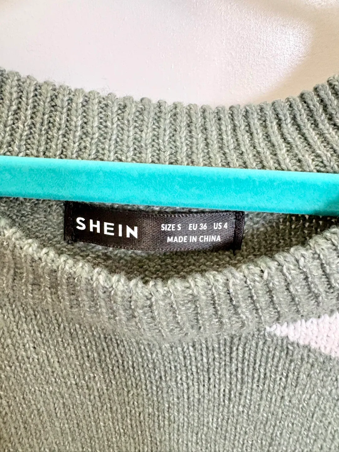 Shein Green Star Sweater - Size Small image indicator(2)