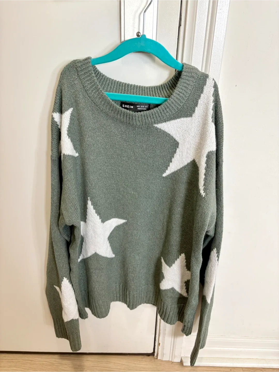 Shein Green Star Sweater - Size Small thumbnail