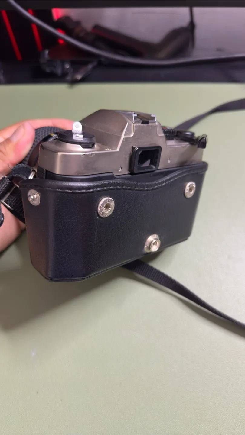 Nikon FM10 35-70mm & 70-120mm Zoom Lens Film Camera image indicator(2)