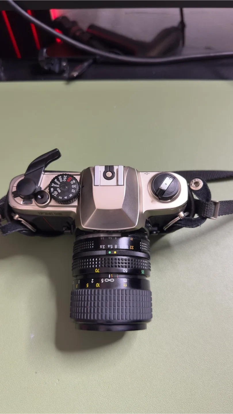 Nikon FM10 35-70mm & 70-120mm Zoom Lens Film Camera image indicator(5)